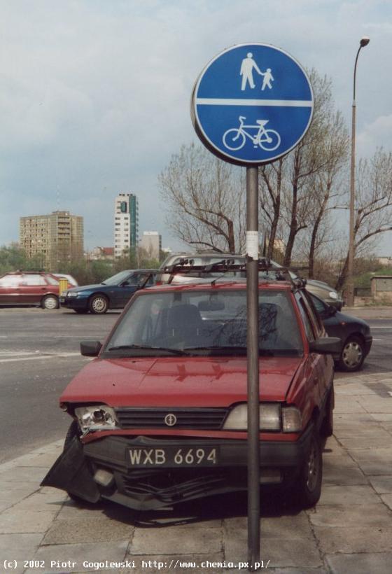 [ ciąg pieszo-rowerowy przy skrzyżowaniu Wybrzeża Kościuszkowskiego z Karową ]